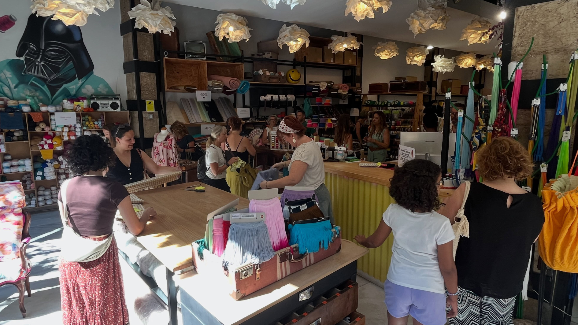 costuparty la mercerie cafe bouton c